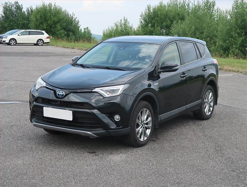 Toyota RAV4 (2017) 2.5 Hybrid - fotka 2 z 14