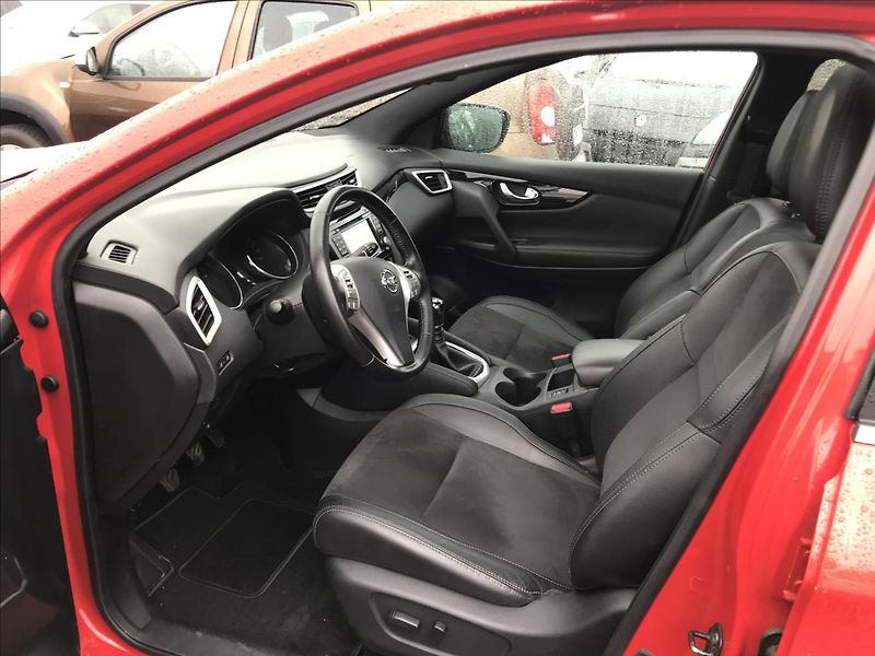 Nissan Qashqai 1,6 96kw   PANORAM - fotka 7 z 13