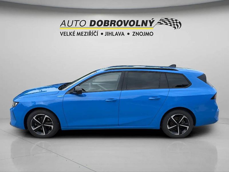 Opel Astra Edition ST 1.2 TURBO (96kW/130 - fotka 3 z 23