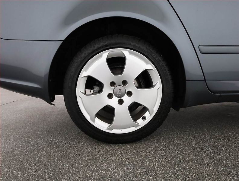 Audi A4 (2007) 2.0 TDI, po STK, Tažné - fotka 16 z 16