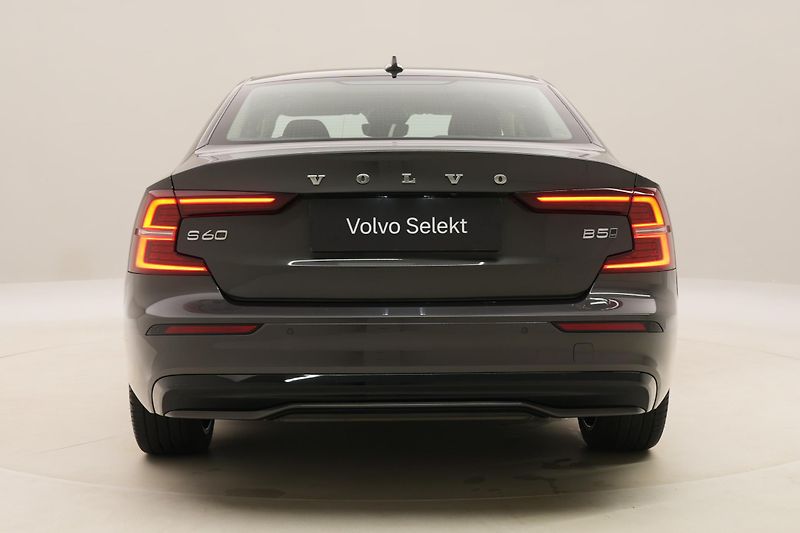Volvo S60 B5 AWD DARK ULTIMATE REZERVACE - fotka 12 z 58