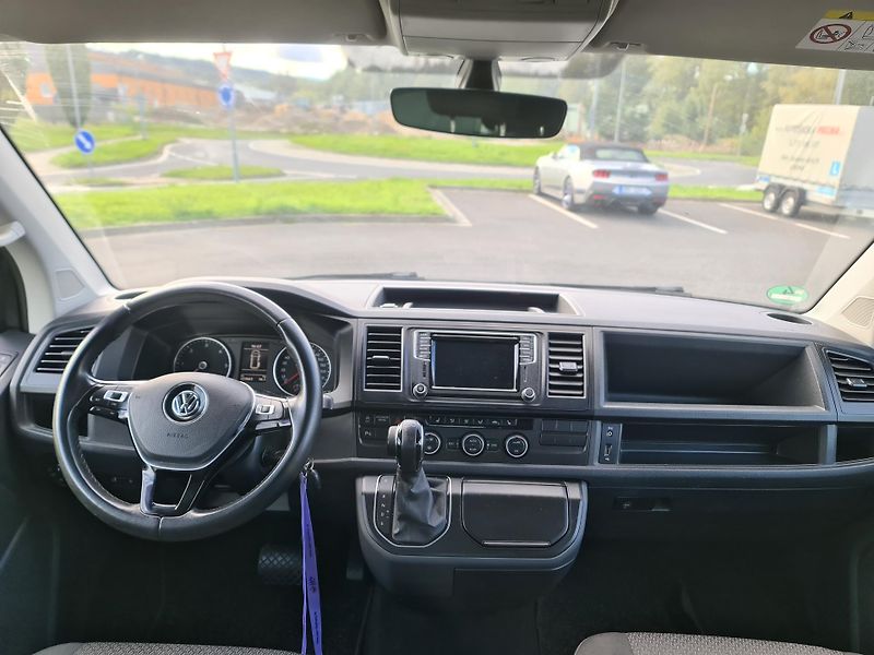 Volkswagen Multivan (2016) T6 2.0 TDi 110-KW DSG POSTEL S - fotka 16 z 35