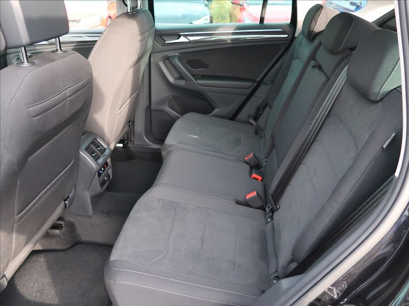 Volkswagen Tiguan 2,0 TDi,110kW,Elegance,ČR,4x4 - fotka 20 z 28