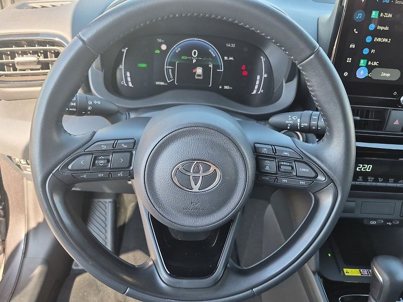 Toyota Yaris Cross 1,5 HEV FWD Style - fotka 13 z 25