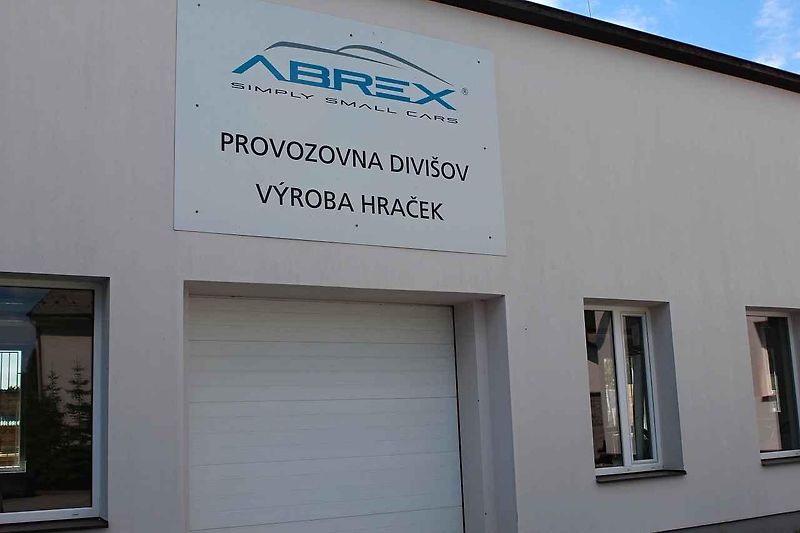 Třeba i pinzetu
