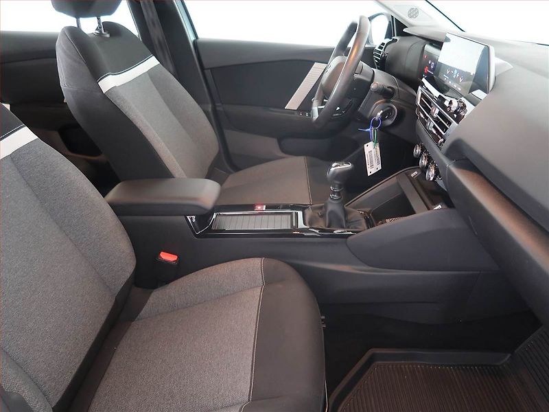 Citroën C4 (2022) Feel 1.2 PureTech, ČR,1.maj - fotka 9 z 15