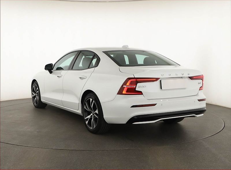 Volvo S60 (2023) B4 - fotka 4 z 20