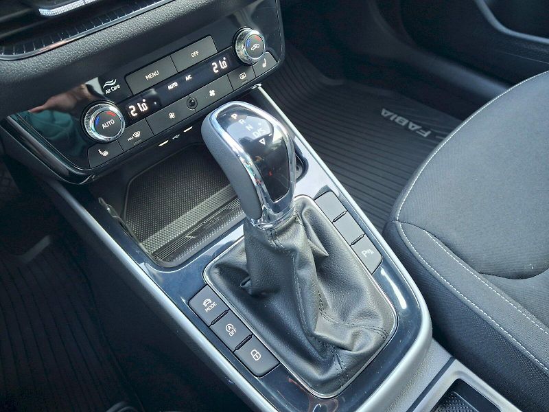 Škoda Fabia (2025) Top Selection DSG 1,0TSi 85kW - fotka 25 z 34