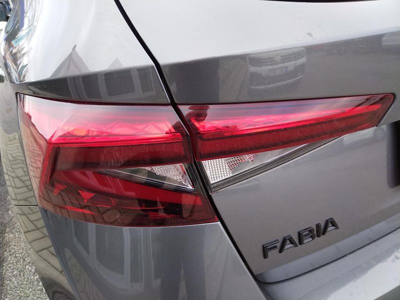 Škoda Fabia 1.0 TSi Monte Carlo - fotka 24 z 29