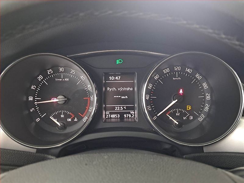 Škoda Superb (2011) 1.6 TDI, Tempomat - fotka 11 z 16