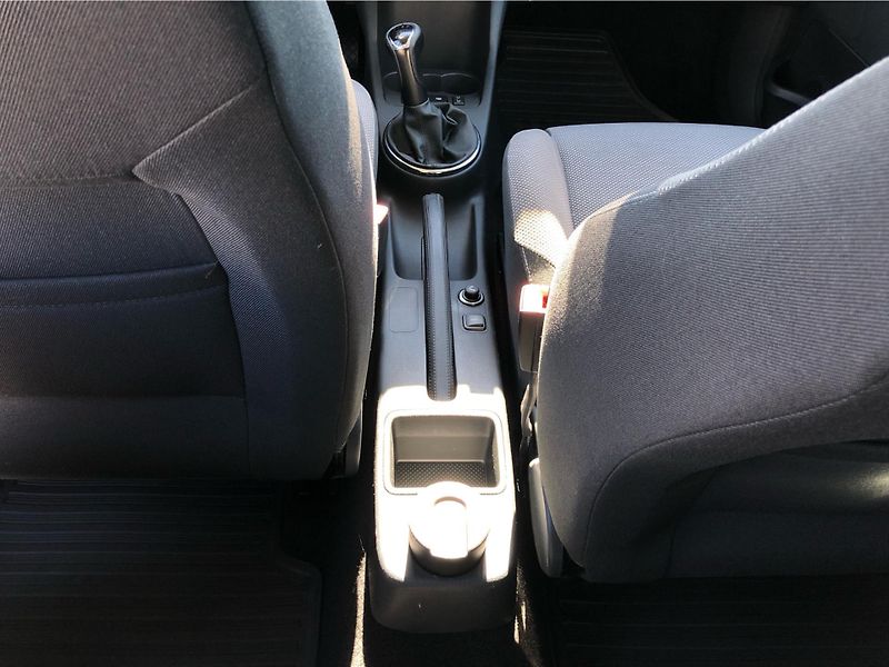 Škoda Fabia 1.2 TSi Ambiente - fotka 22 z 27