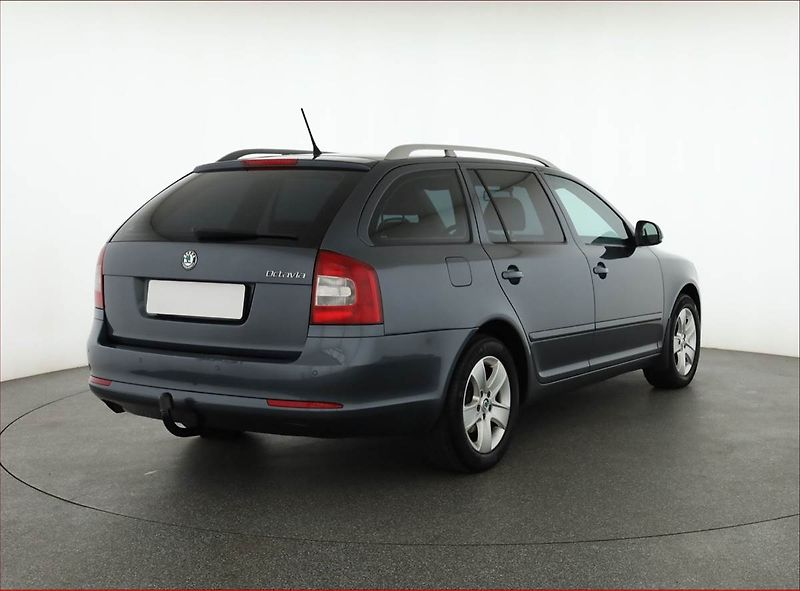 Škoda Octavia (2012) Ambition Plus 2.0 TDI, po STK - fotka 5 z 15