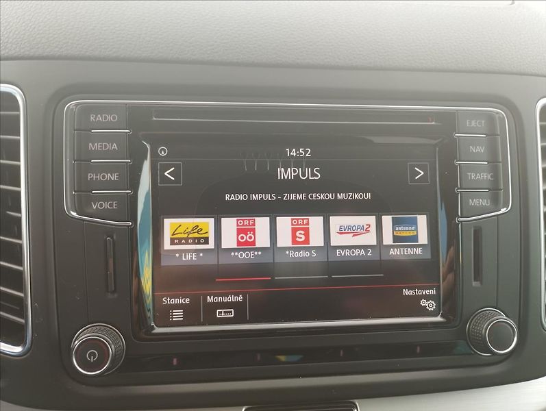 Volkswagen Sharan 2,0 TDi 110KW - fotka 14 z 21