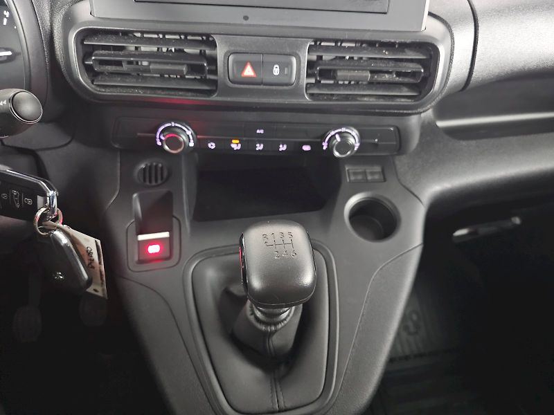 Toyota ProAce City (2024) L1 1.5D 130k ACTIVE 3S - fotka 16 z 20
