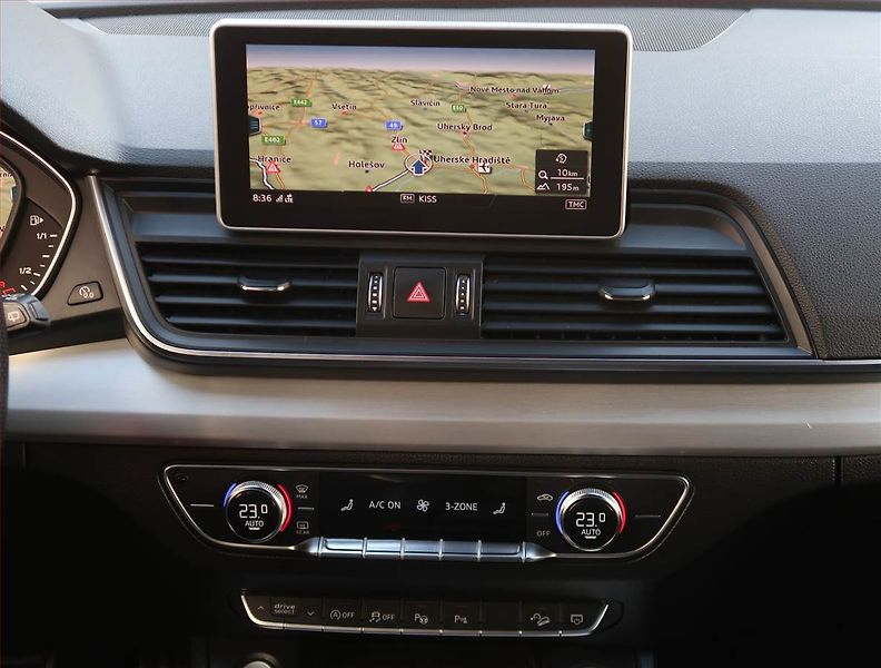 Audi Q5 (2018) S line 3.0 TDI - fotka 12 z 23
