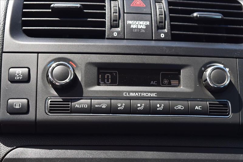Škoda Fabia 1,6 TDI TAŽNÉ PO SERVISE ALU - fotka 40 z 46