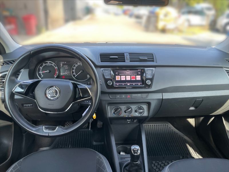 Škoda Fabia 1,0 TSI 70 Ambition - fotka 9 z 11