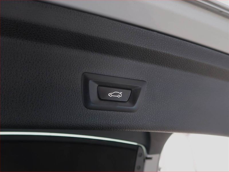 BMW Řada 3 (2018) 318d GT, Automat, Navi - fotka 25 z 25