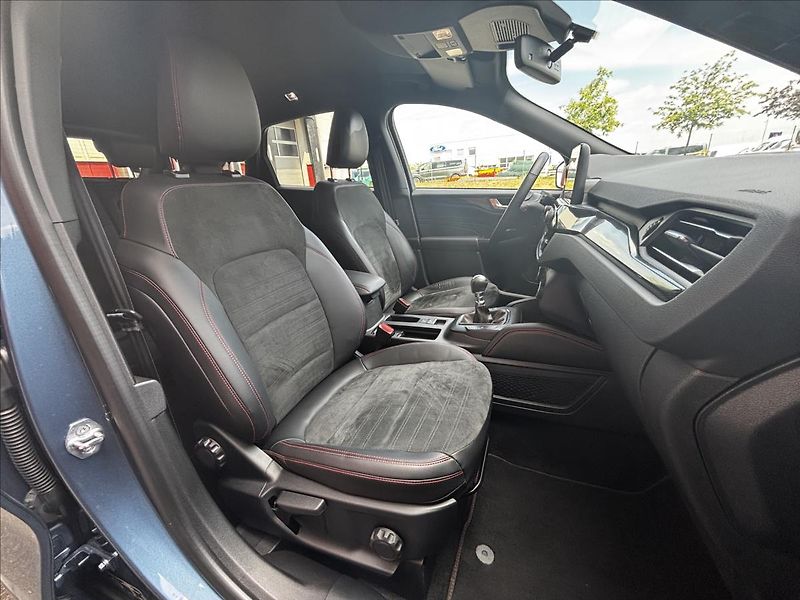 Ford Kuga 1,5 EcoBoost 110kW ST-Line - fotka 21 z 34