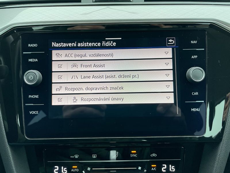 Volkswagen Passat (2021) Com. Style Business DSG! Navi! - fotka 34 z 40