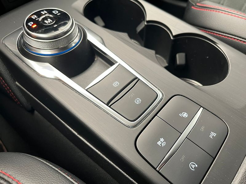 Ford Kuga 2,0 EB ST-Line 140kW AWD - fotka 29 z 55