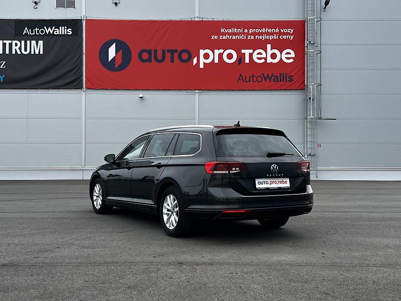 Volkswagen Passat 2.0TDI DSG 110kW Business DPH - fotka 5 z 24
