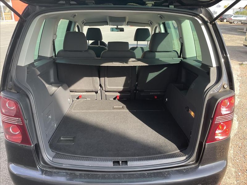 Volkswagen Touran 1,4TSI 103kW*jen 96.tis.km*Roz - fotka 34 z 40