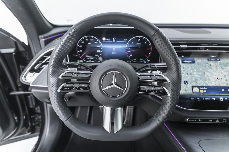 Mercedes-Benz Třídy E 220d 4M*AMG*záruka - fotka 7 z 34