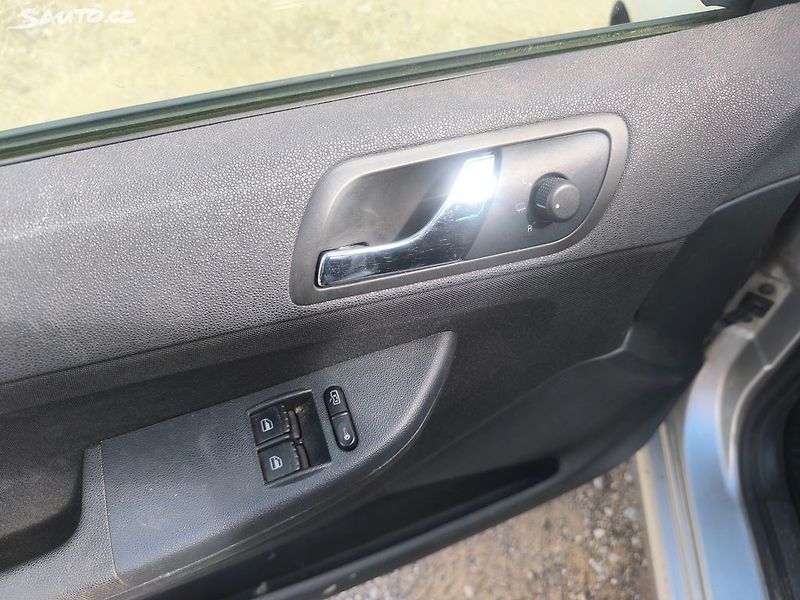 Škoda Fabia VÝBAVA, BEZ KOROZE,TZ, KLIMA - fotka 16 z 19