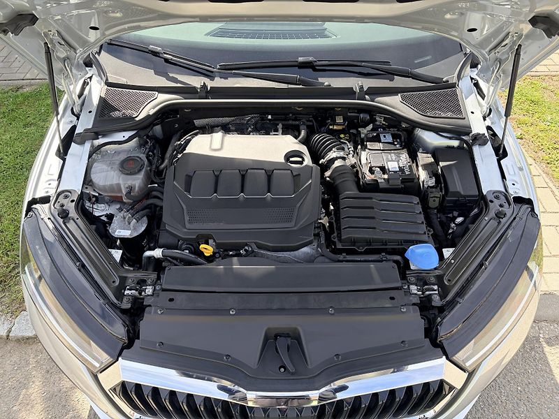 Škoda Octavia 2.0TDI DSG 4x4 STYLE - fotka 44 z 44
