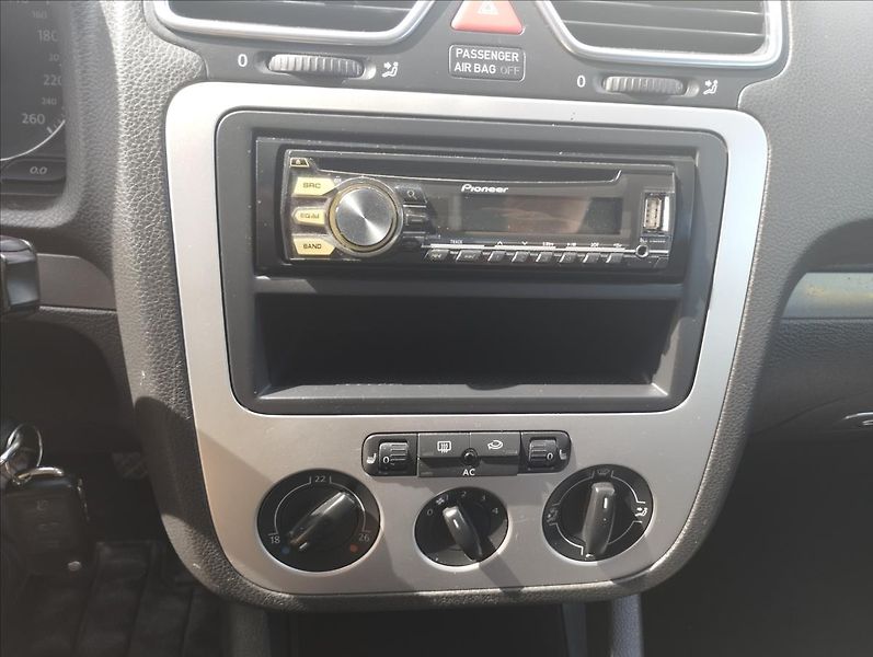 Volkswagen EOS 2,0 TDI 103KW - fotka 12 z 14