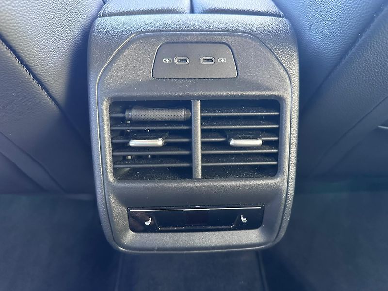 Škoda Superb 2.0 TDI 110kW Selection - fotka 11 z 12