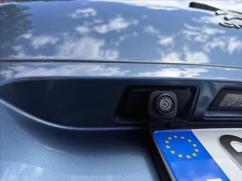 Citroën Grand C4 Picasso 1,6 HDi 7Míst ČR 1Majitel - fotka 26 z 31