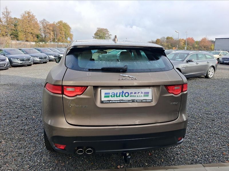 Jaguar F-Pace 2,0 132kw - fotka 6 z 15