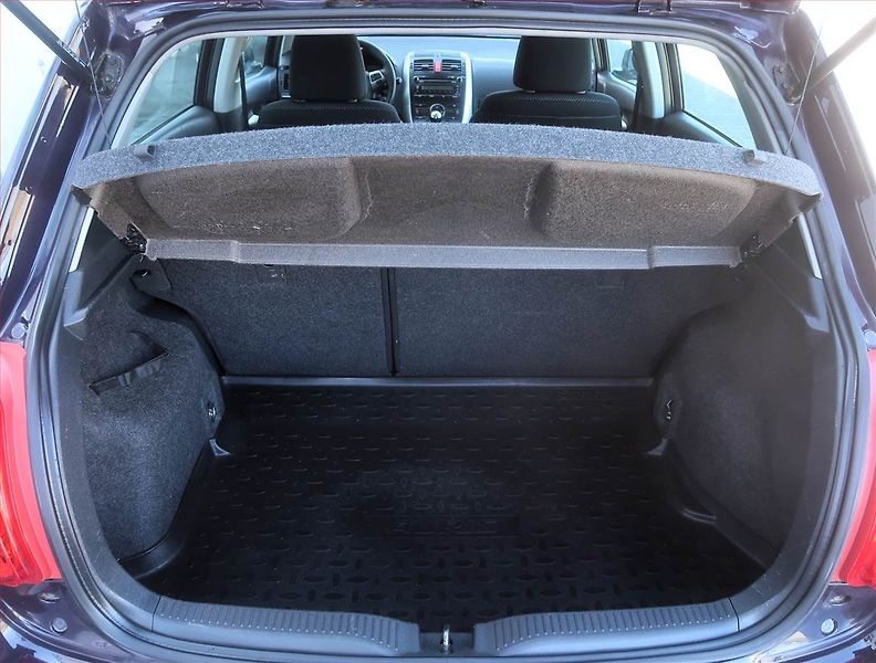 Toyota Auris (2011) 1.6 Valvematic, Tempomat - fotka 14 z 14