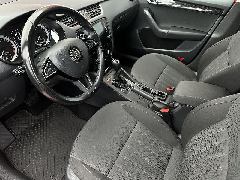 Škoda Octavia Combi 1.0TSi DSG Smartlink 2Z. - fotka 9 z 38