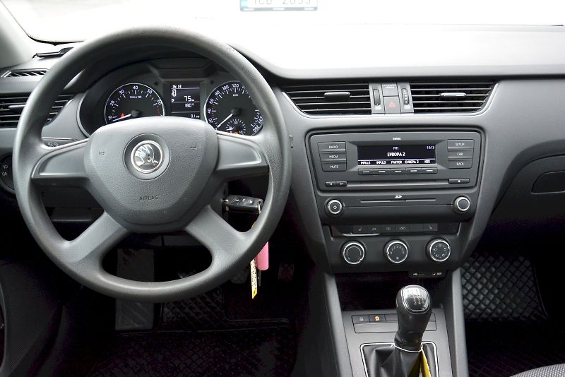 Škoda Octavia (2013) 1.2 TSI 77 kW Active - fotka 5 z 20