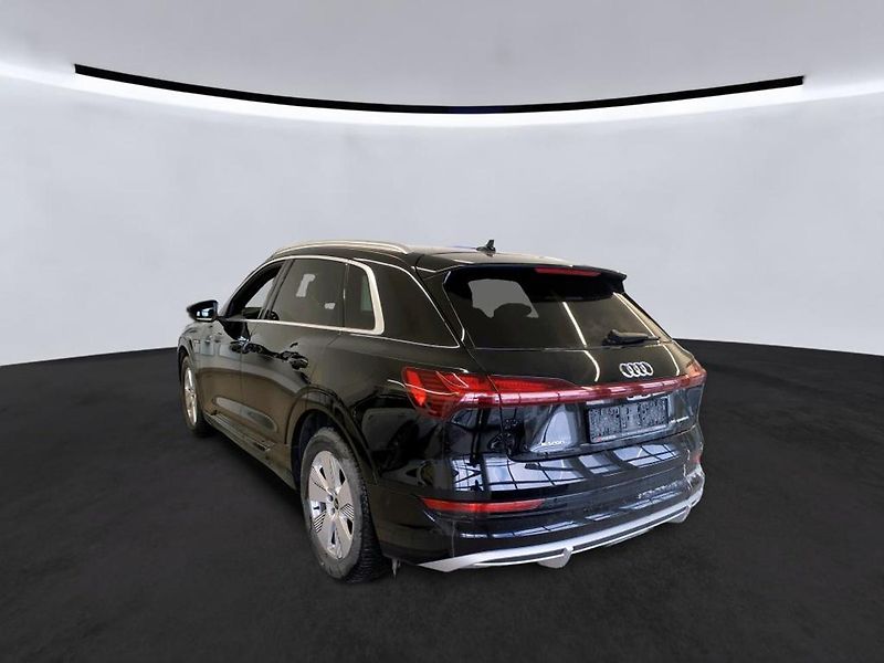Audi e-tron 55 QUATTRO 300kw S LINE SOH97% - fotka 3 z 11