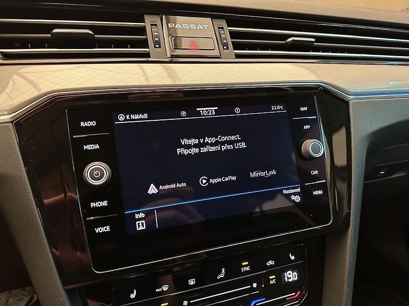 Volkswagen Passat (2021) 2.0 TDi Style Business 110 kW - fotka 21 z 26