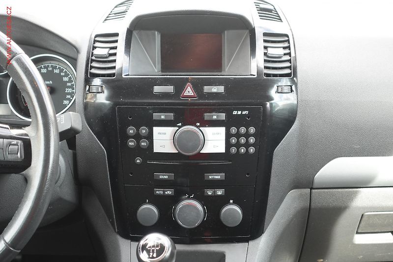 Opel Zafira (2010) 1.6i, ČR, AC, temp - fotka 9 z 23