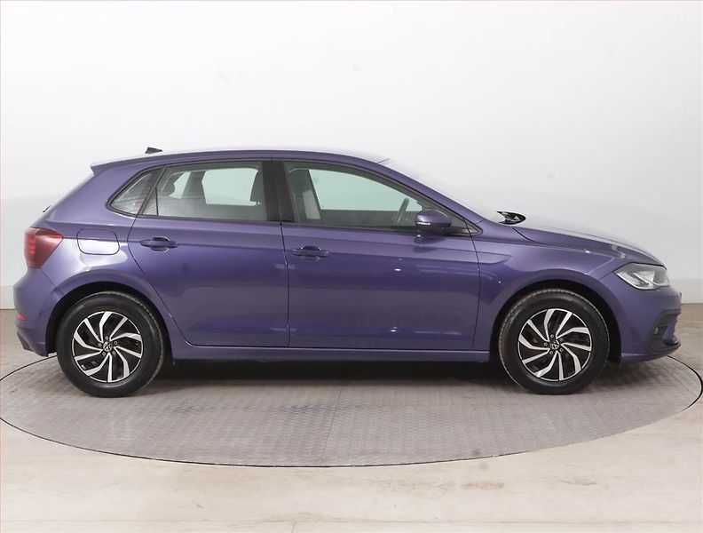 Volkswagen Polo (2022) Life 1.0 TSI, Serv.kniha - fotka 6 z 15