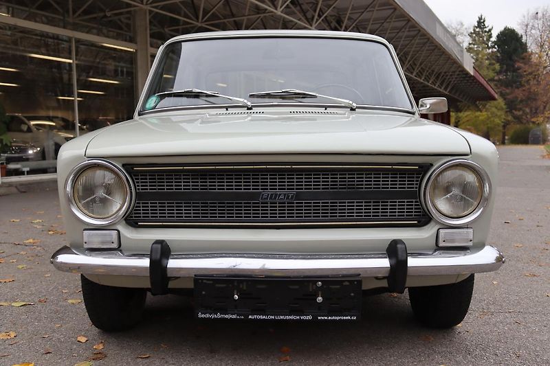 Fiat 124 1974 FIAT 124 SERIE III - fotka 3 z 50