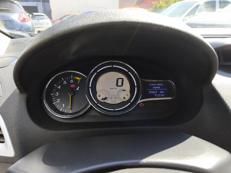 Renault Mégane (2009) 1,616V 81kW 6-ti kvalt!! - fotka 15 z 28