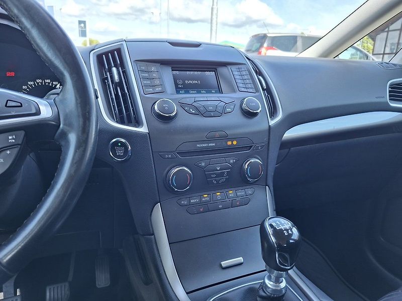 Ford S-MAX 1,5 EcoBoost 160k M6 - fotka 18 z 23