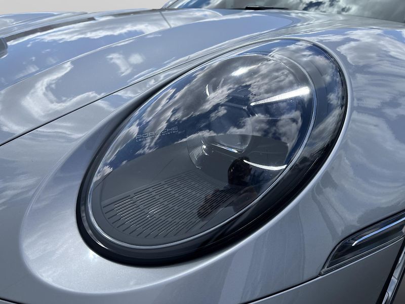 Porsche 911 Turbo S - fotka 9 z 28