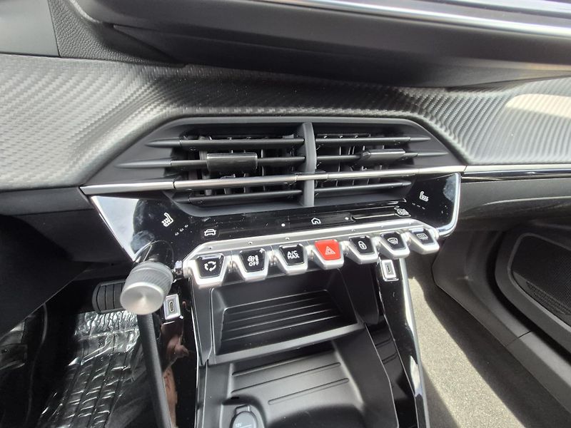 Peugeot 2008 (2026)  ALLURE Hybrid 145 e-DCS6 - fotka 19 z 19