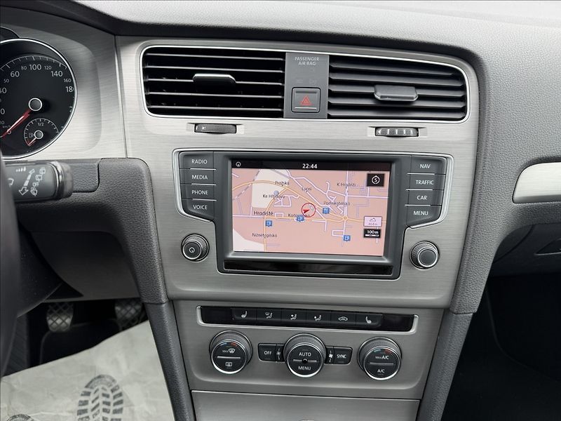 Volkswagen Golf Variant VII 1.6 TDI Comfortline - fotka 10 z 22