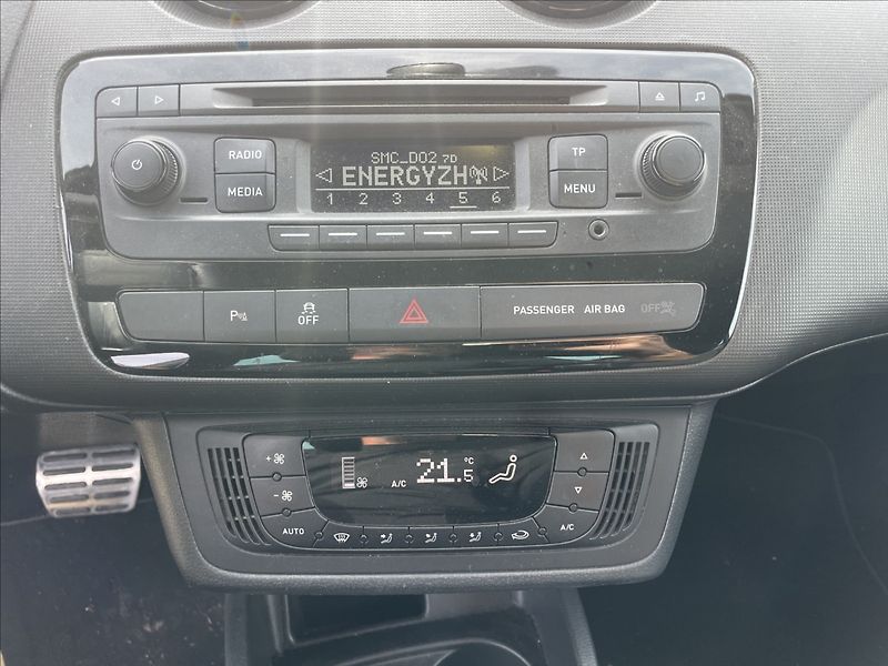 Seat Ibiza 1,4 TSI FR 135kw Automat DPH - fotka 17 z 38