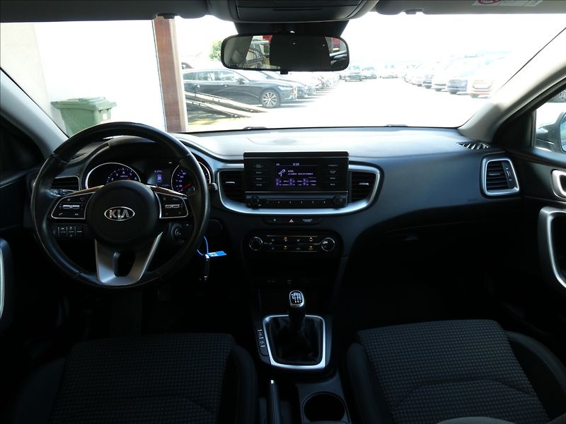 Kia Ceed 1,0 T-GDI Exclusive SW,2x pneu - fotka 23 z 35