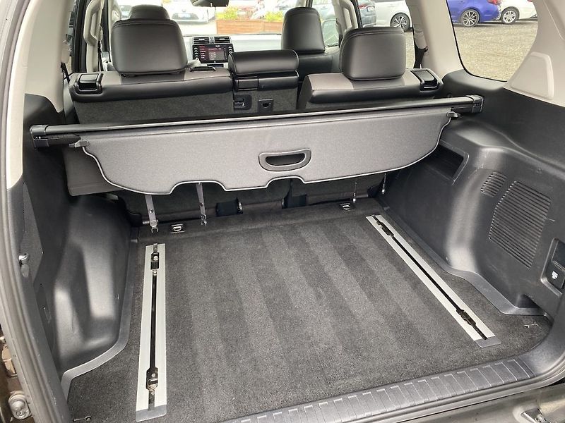 Toyota Land Cruiser 2.8D, ČR, Executive, DPH, 4x4 - fotka 25 z 27